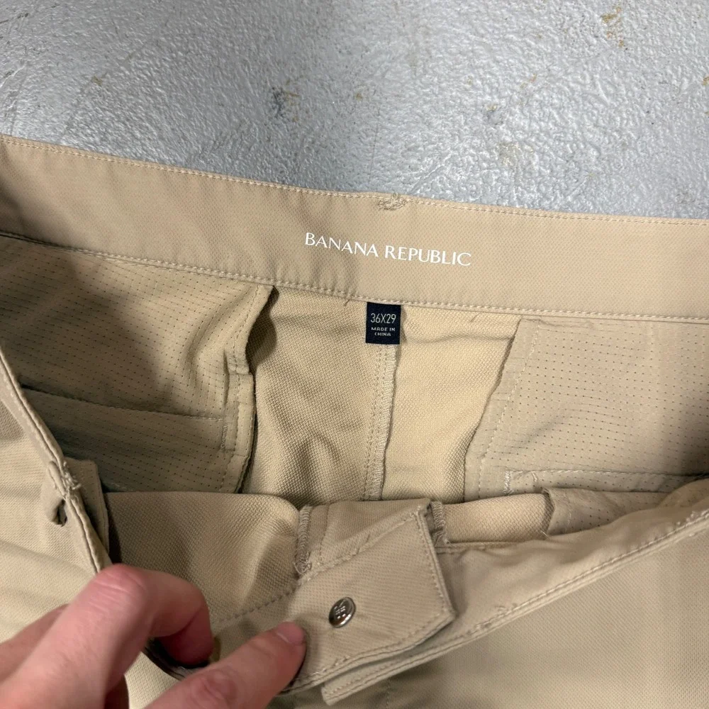 Banana Republic Stretch Chino Pants Tan‎ Khaki Core Temp Performance 36 x 29